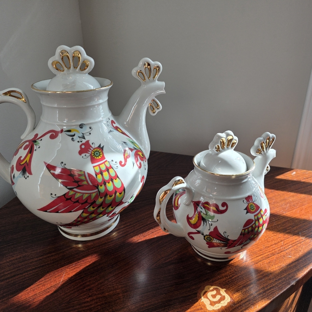 A Set of 2 Teapots. LOZ. ( Leningrad Opotniy Zavod). Vinatage Soviet  Porcelain.